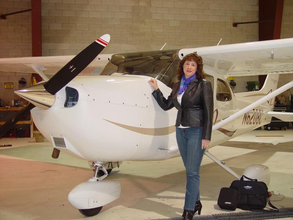 Paula Williams with Charlie a Cessna 172